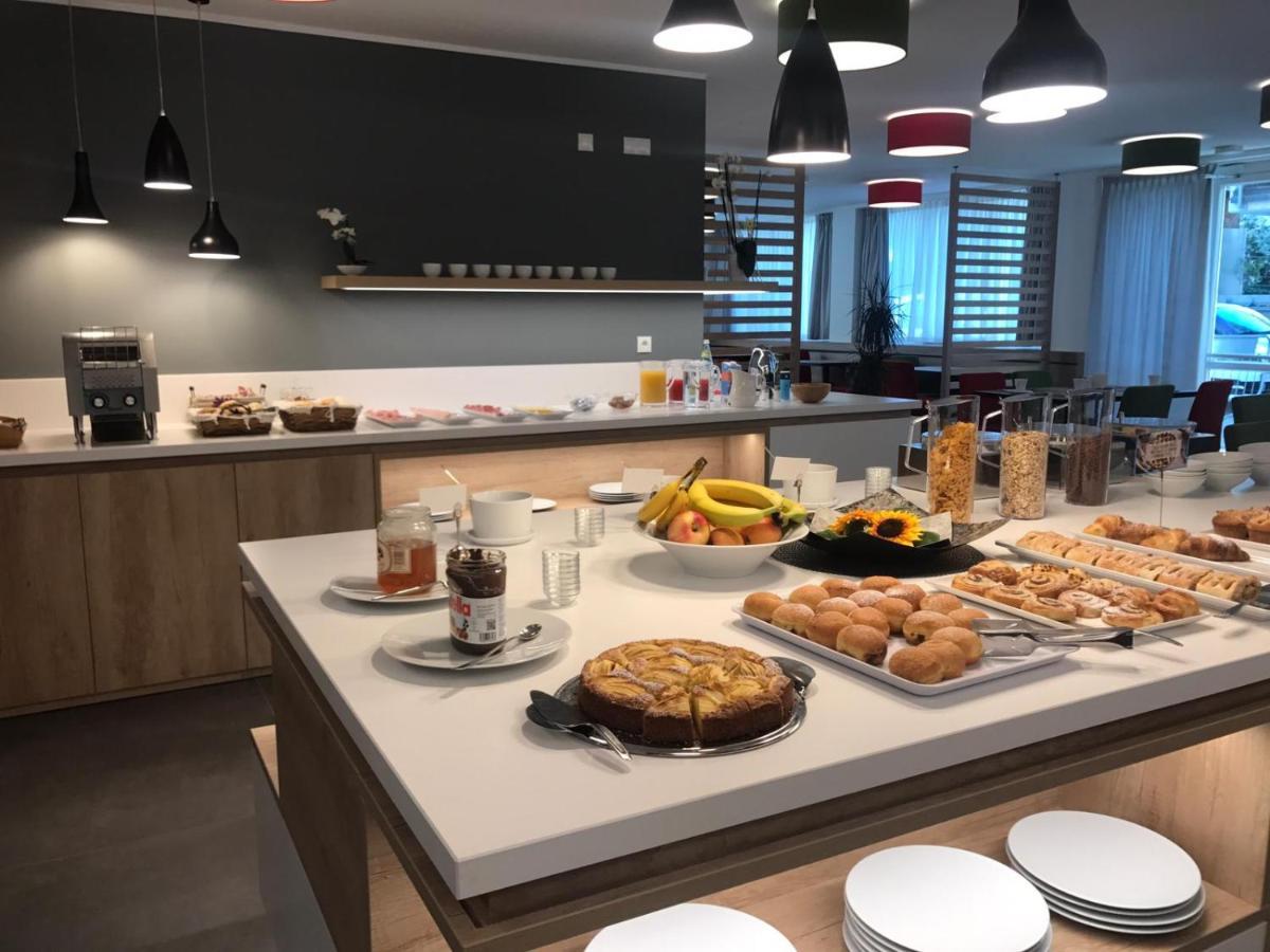 ברסאנונה Tourist Hotel מראה חיצוני תמונה