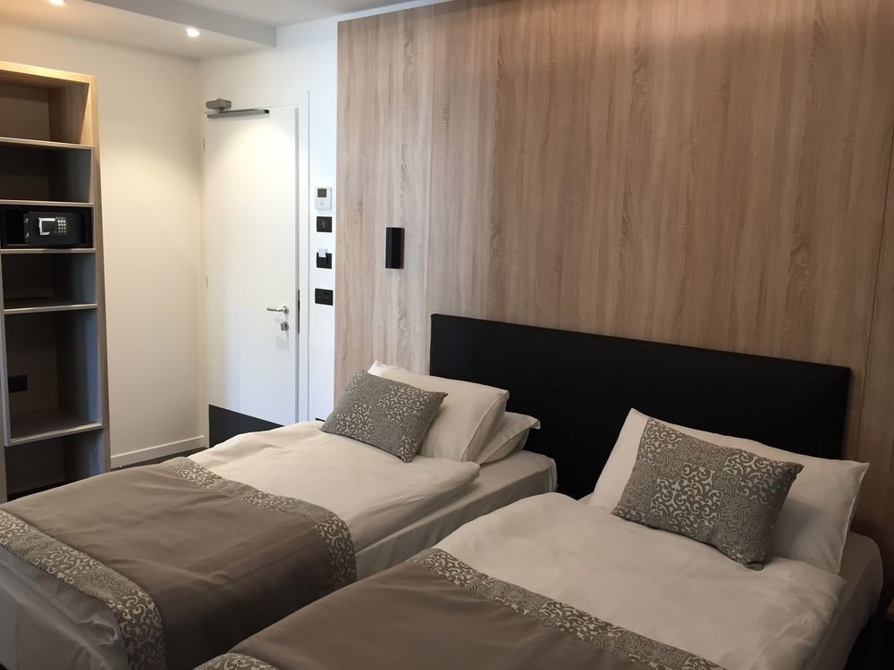 ברסאנונה Tourist Hotel מראה חיצוני תמונה