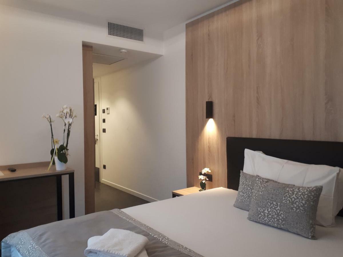 ברסאנונה Tourist Hotel מראה חיצוני תמונה
